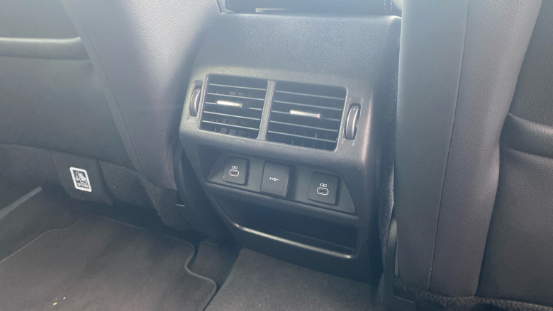 Land Rover Discovery Sport 2.0 D200 R-Dynamic SE 5dr Auto Diesel Station Wagon